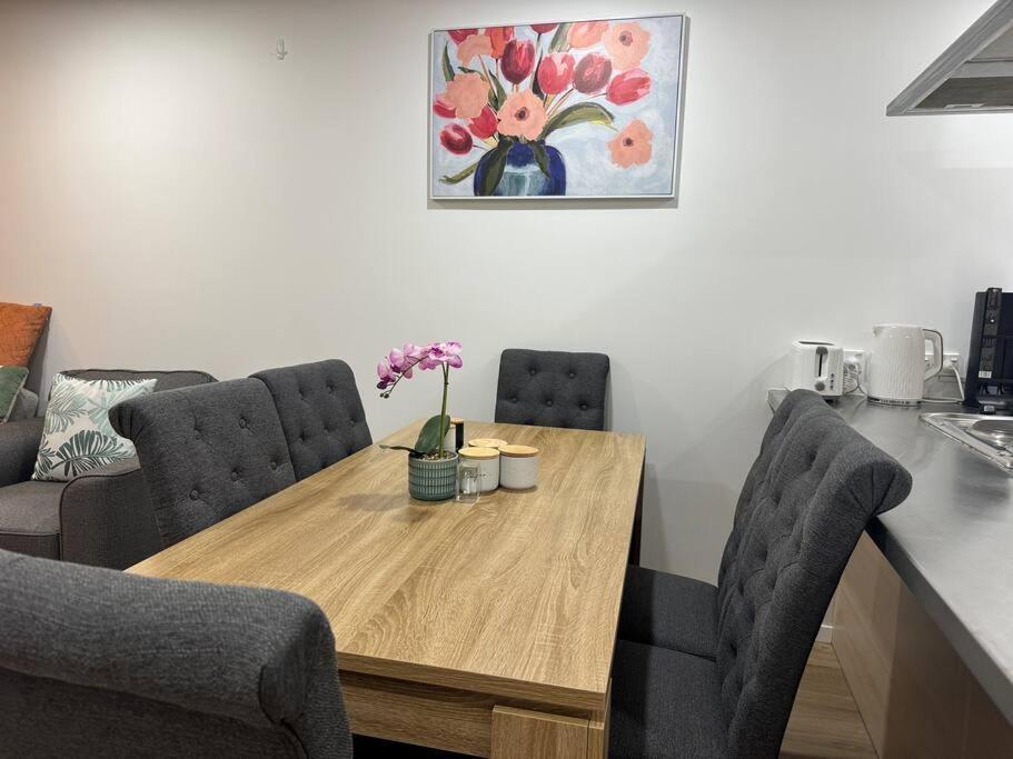 Stunning 3 Bd - 2 Bth City Apt - Pool & Carpark Auckland Exterior foto